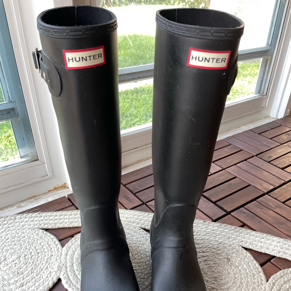 Women’s hunter tall rain boots